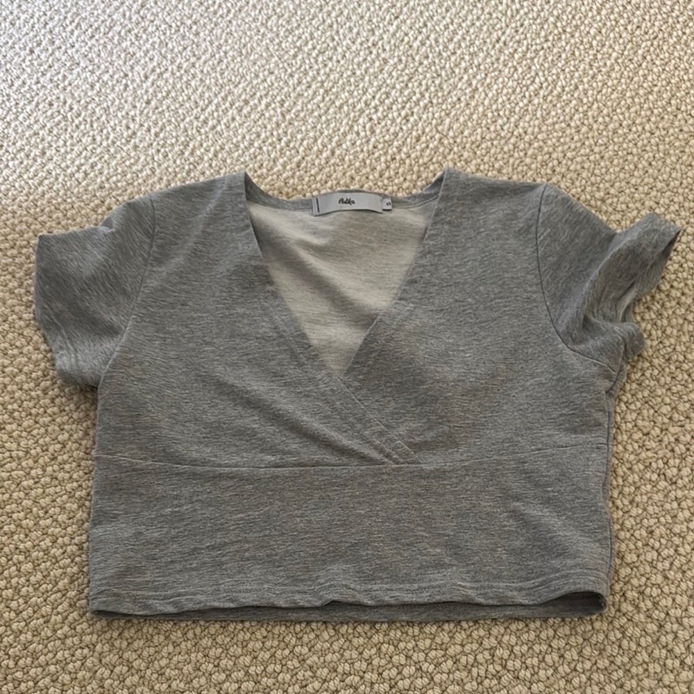 adika gray top